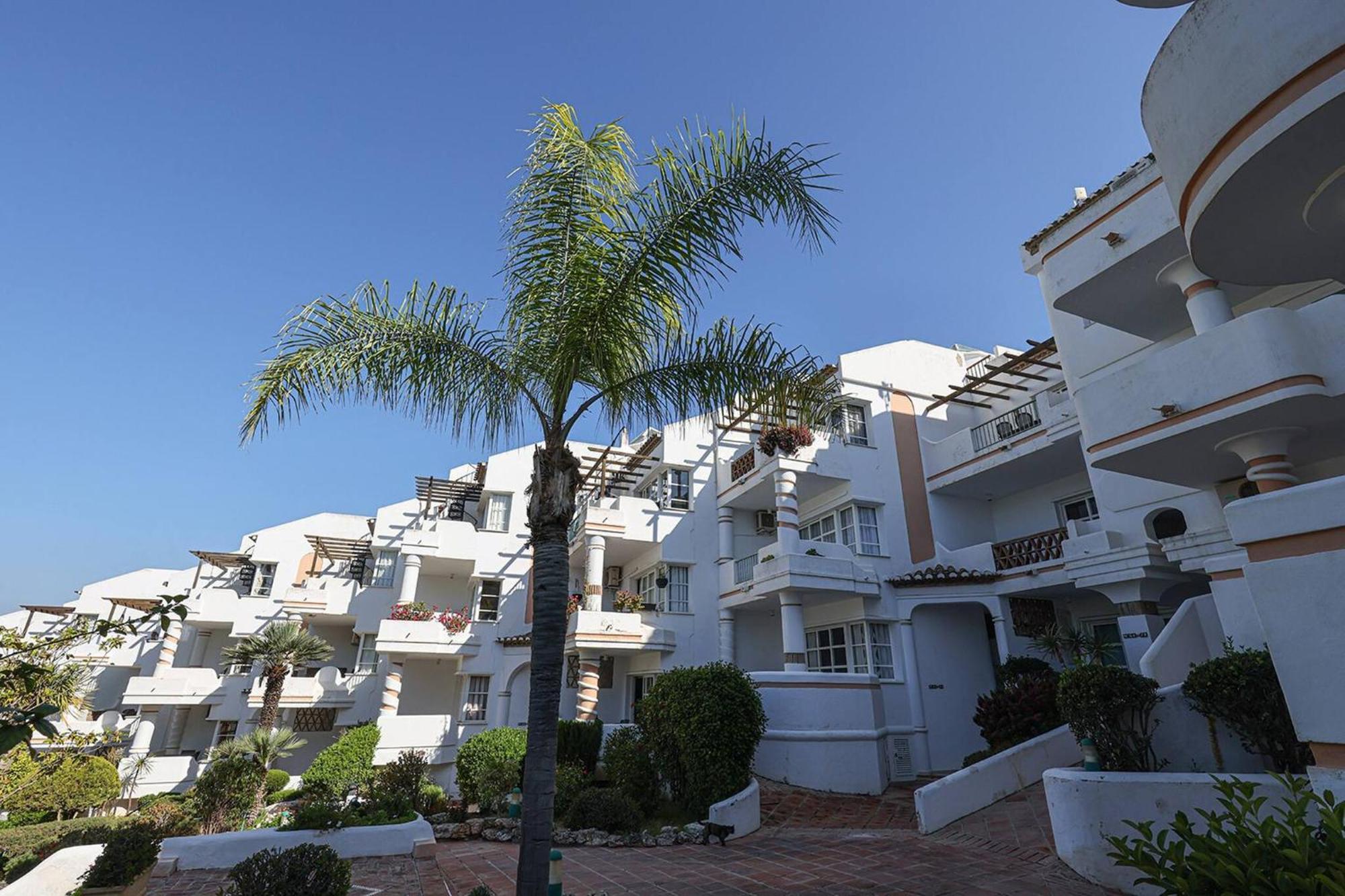 053 - Two Bed Mijas Golf Apartment In Popular Matchroom Golf Club 丰希罗拉 外观 照片