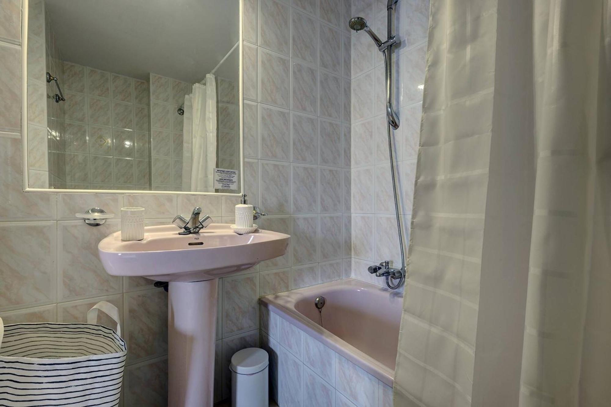 053 - Two Bed Mijas Golf Apartment In Popular Matchroom Golf Club 丰希罗拉 外观 照片